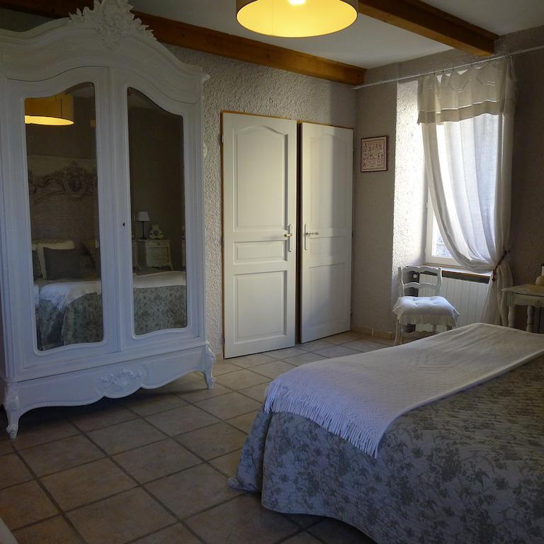 Domaine De La Manse Hotel Villeneuve-de-Berg Room photo